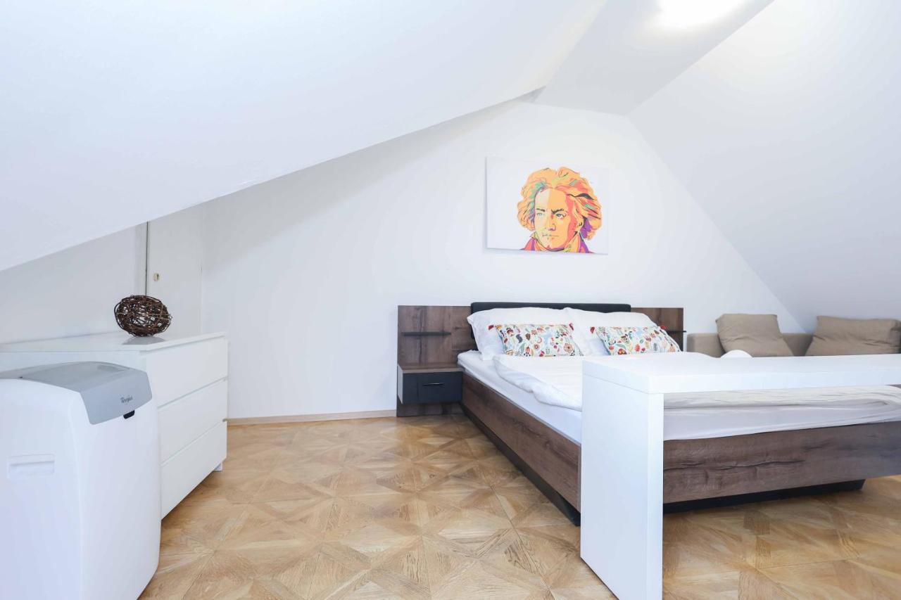 Beethoven Apartments ブラチスラヴァ エクステリア 写真